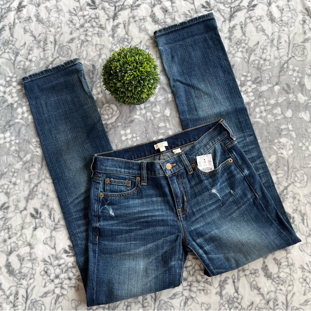 J. Crew Straight Leg Girlfriend Jeans | Rustic Chic Denim | Effortless Everyday - Picture 4 of 9